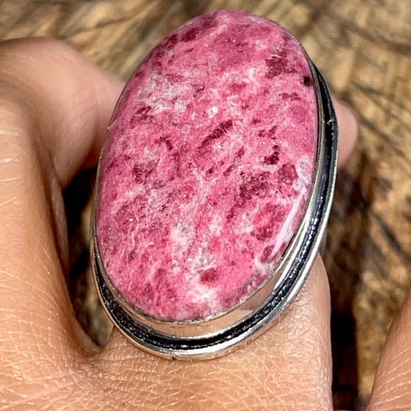 Bright Pink Thulite Ring Size 5 - Picture 3 of 15